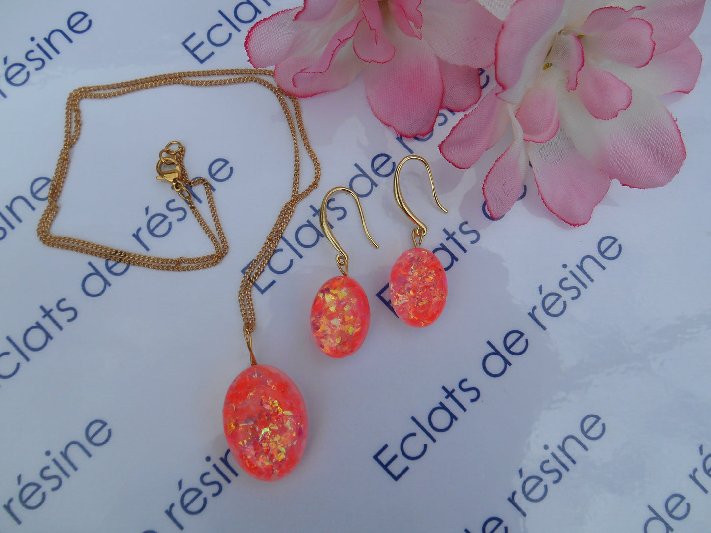 Parure Collier-Boucles dorée & Flakies