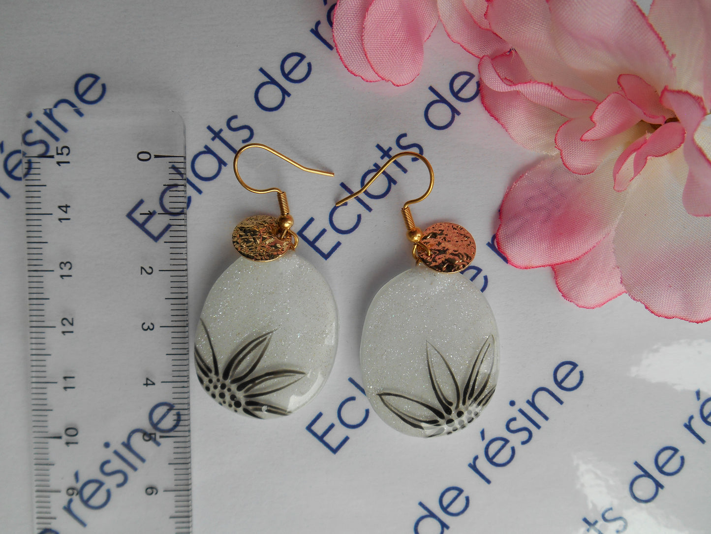 Boucles d'oreilles Galets & fleur fine