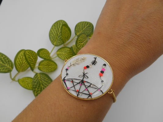 Bracelet D4 décoré à la main