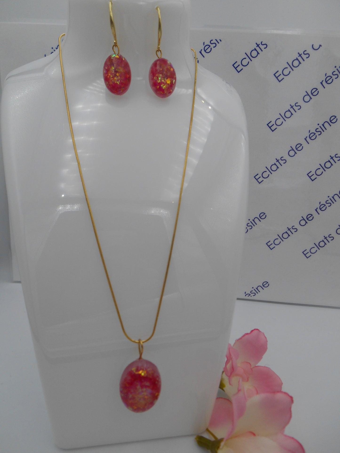 Parure Collier-Boucles dorée & Flakies