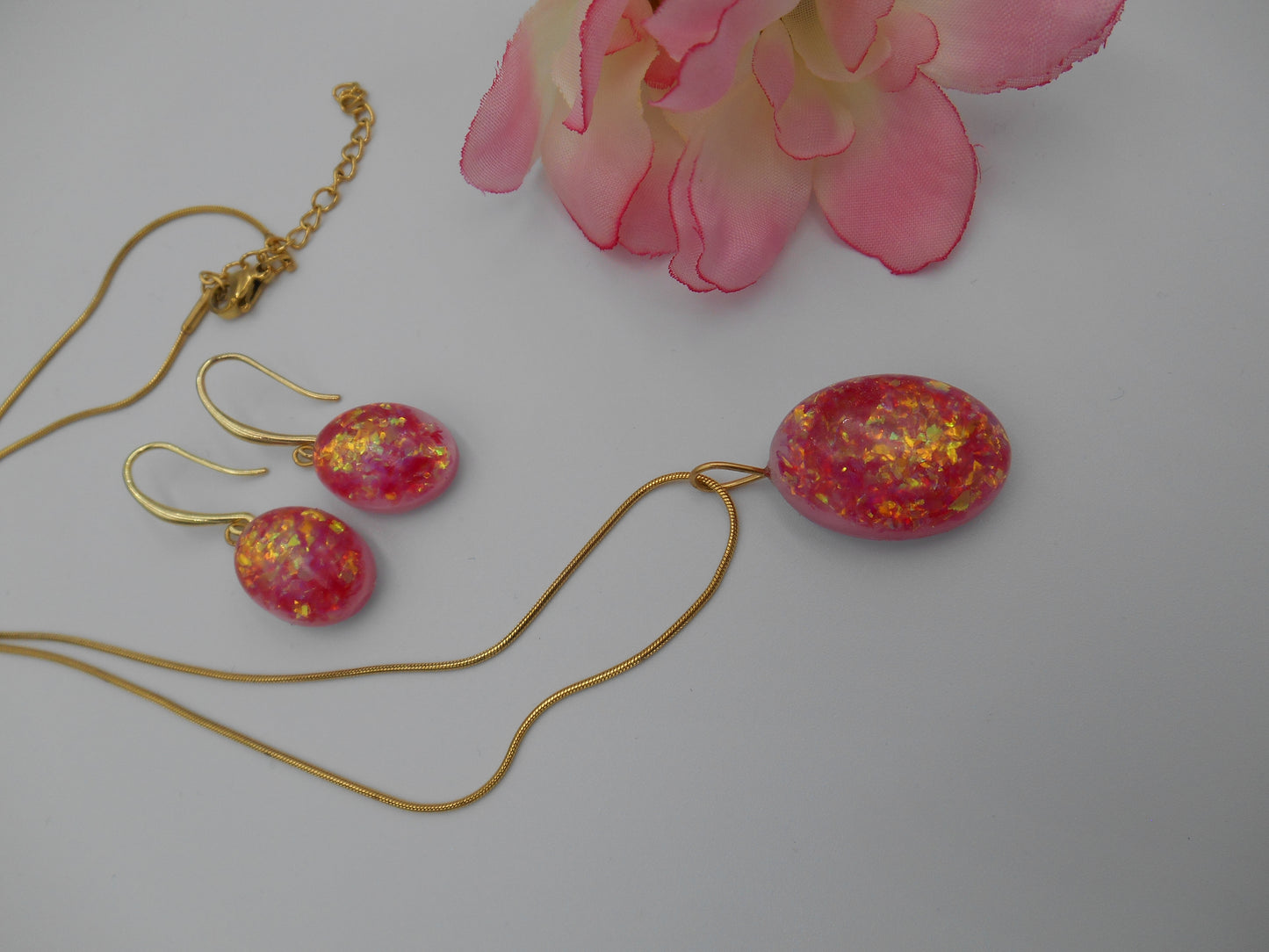 Parure Collier-Boucles dorée & Flakies