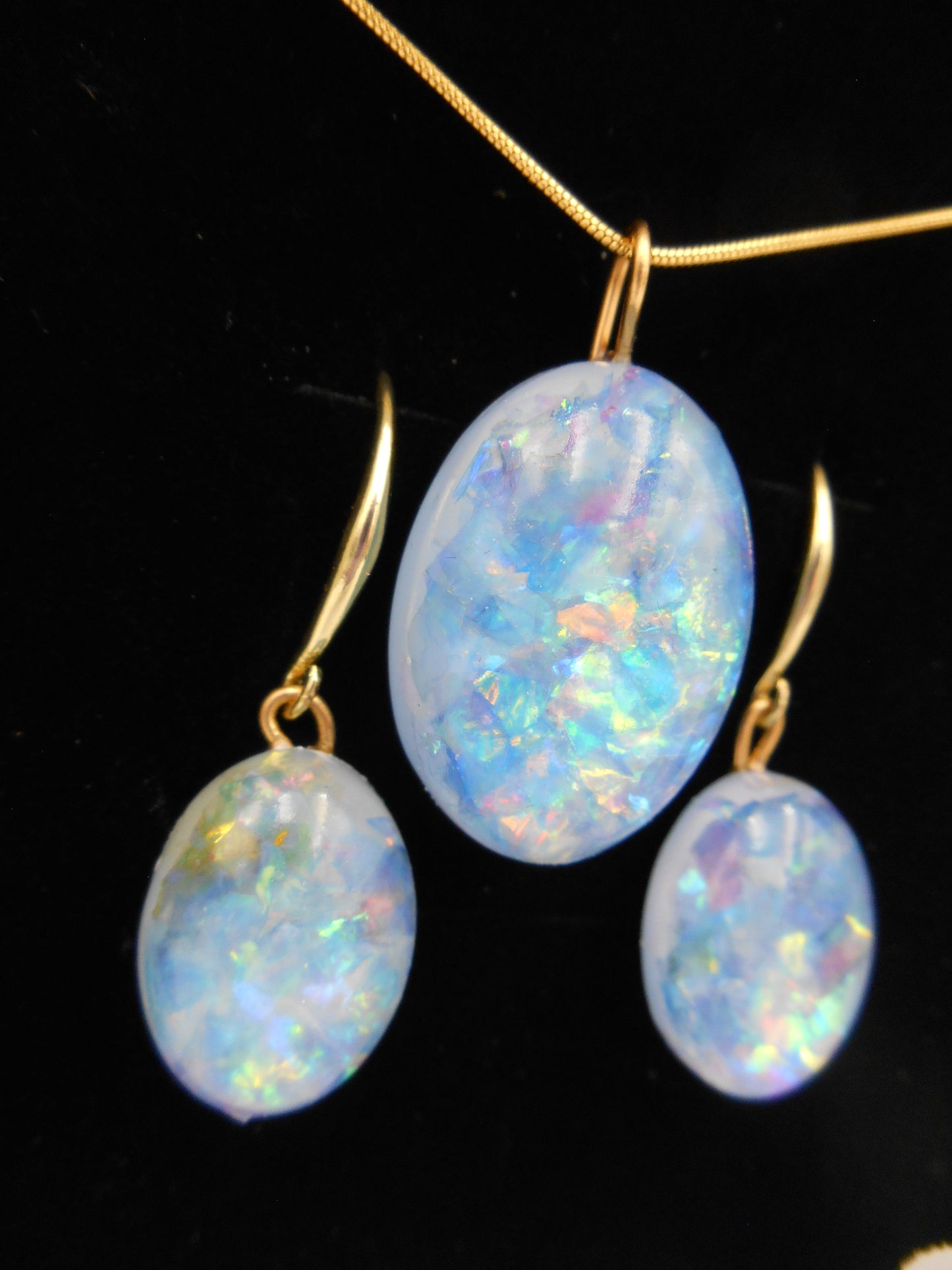 Parure Collier-Boucles dorée & Flakies