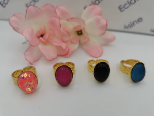 Bague martelée avec cabochon ovale