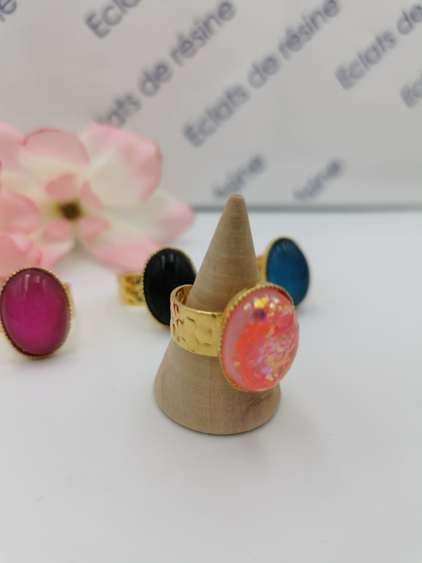 Bague martelée avec cabochon ovale