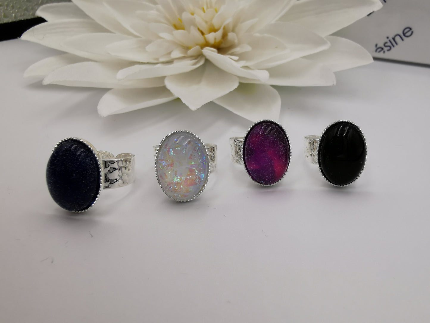 Bague martelée avec cabochon ovale