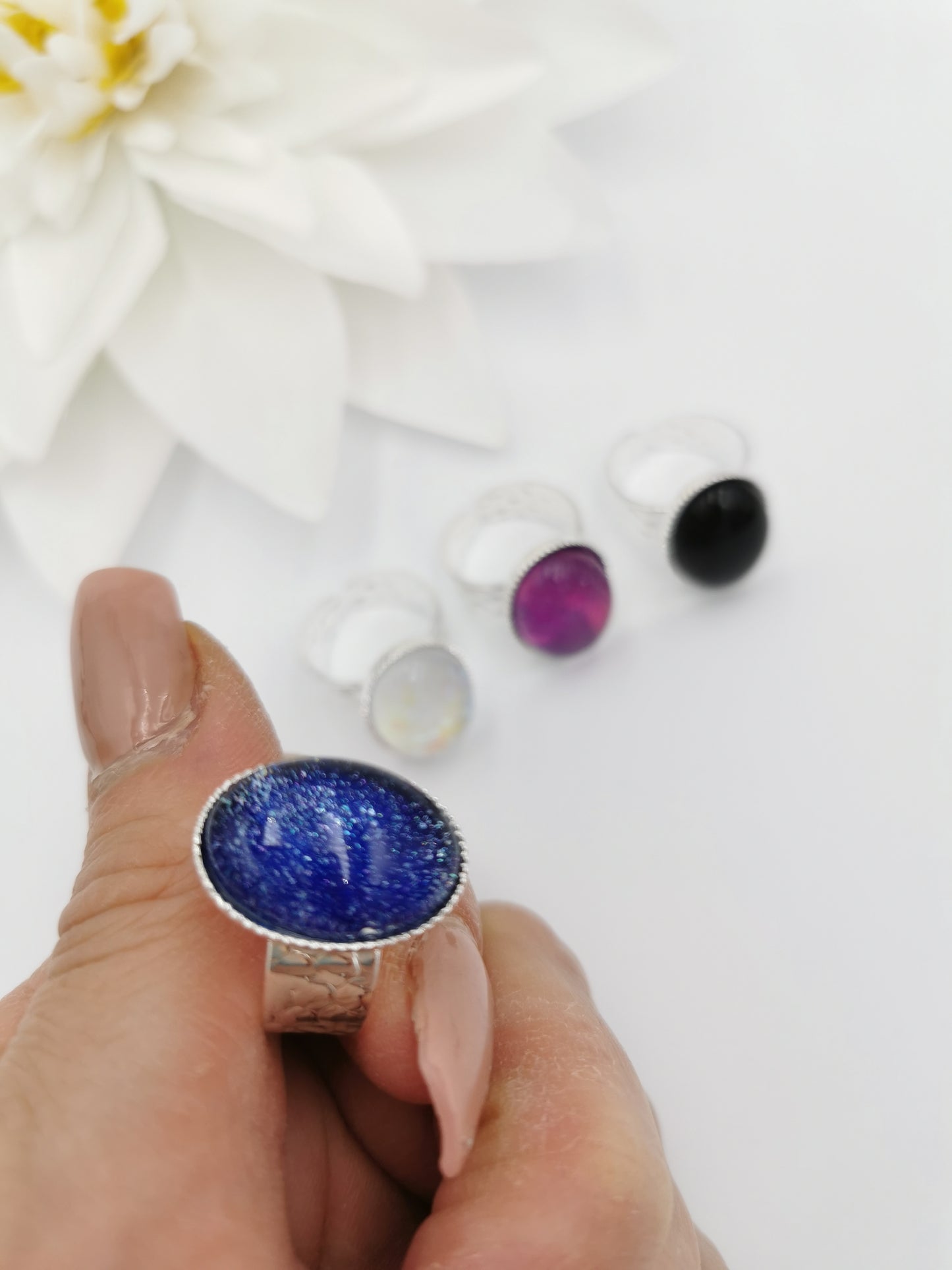 Bague martelée avec cabochon ovale