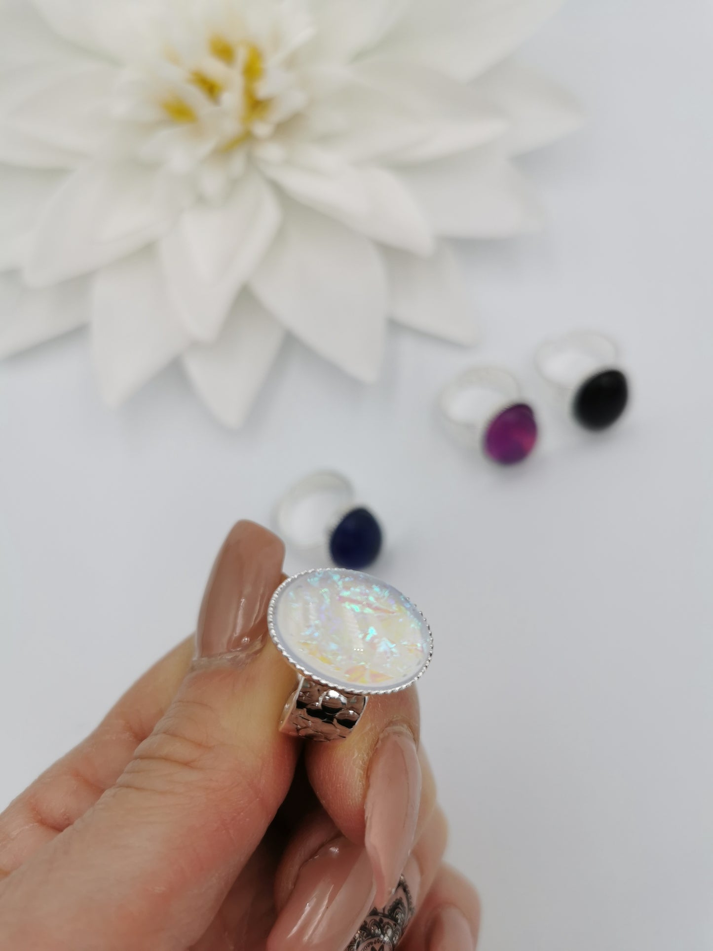 Bague martelée avec cabochon ovale