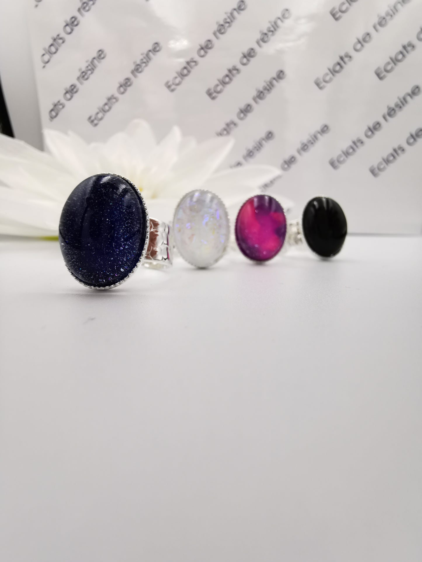Bague martelée avec cabochon ovale
